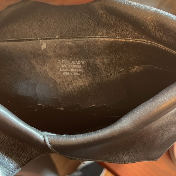 Leather Guess black leather Gently used size 10 lining cracking on the inside - Picture 7 of 8